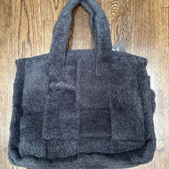 NWT Vince Camuto Fur Gray Bag 14x16 - Picture 2 of 16